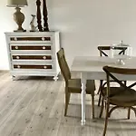 Castel Apartment *