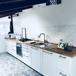 Castel Apartment *